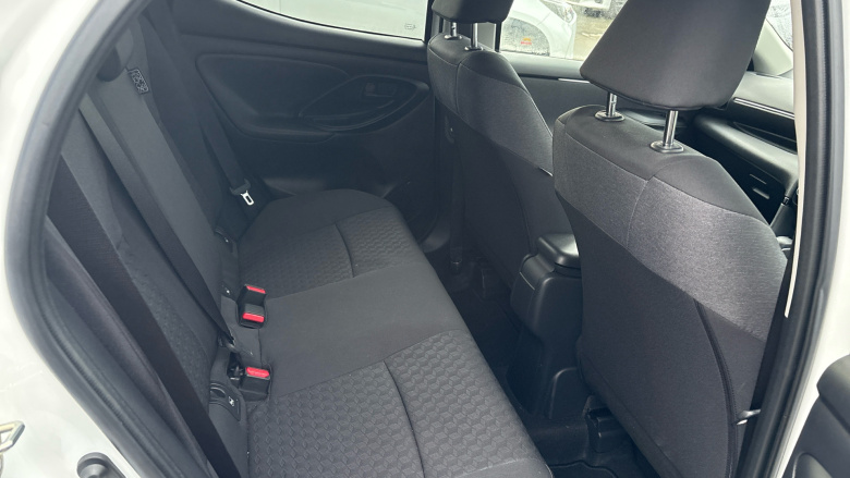 Toyota Yaris 1.5 Hybrid Design 5dr CVT Hybrid Hatchback